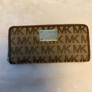 Micheal Kors Wallet